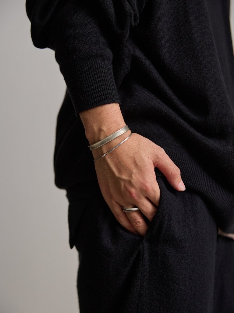 STILL Curve Bangle – PRY