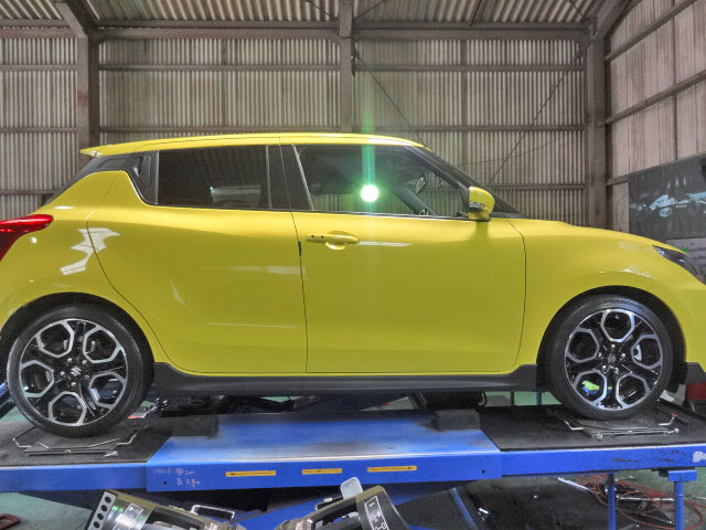 スイフト・スポーツ ZC33S SWK ダウンサスに交換 四輪アライメント