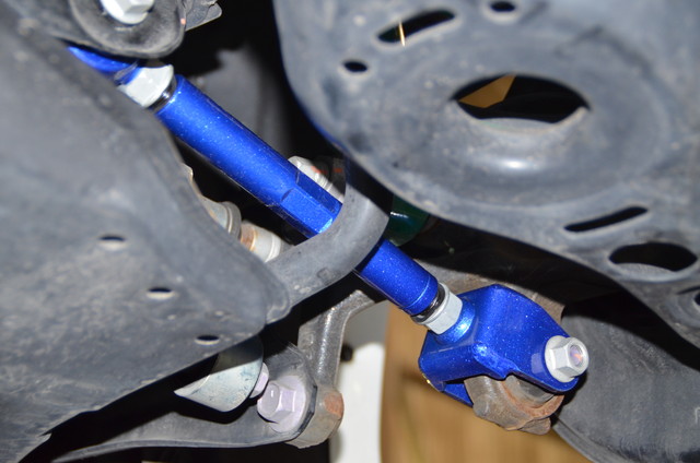 ZVW51 プリウス リアアッパーアーム トーコンアーム交換 四輪