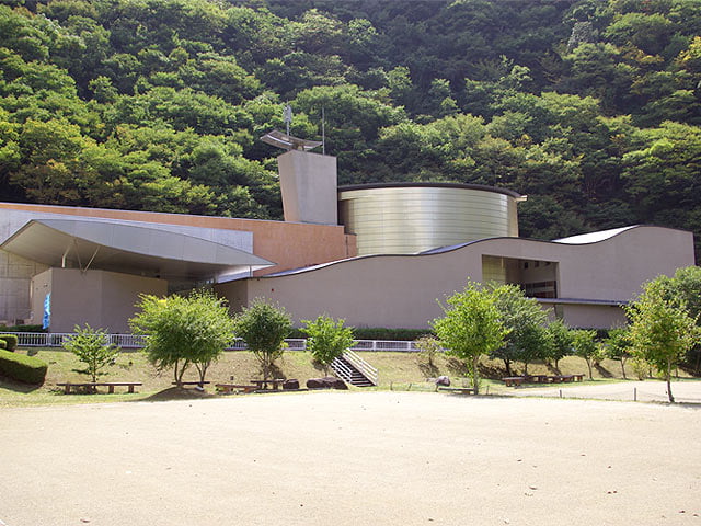 山梨・お出かけスポット 甲斐黄金村・湯之奥金山博物館 砂金採りを体験