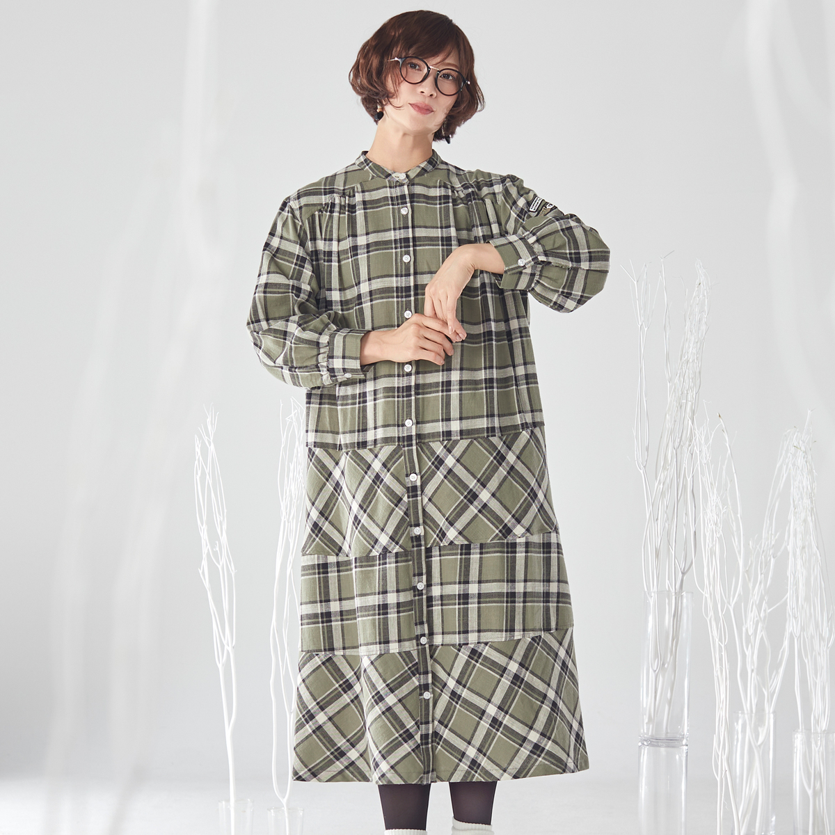 スクープクラブ 襟元スッキリバンドカラー チェック柄ワンピース Scoop