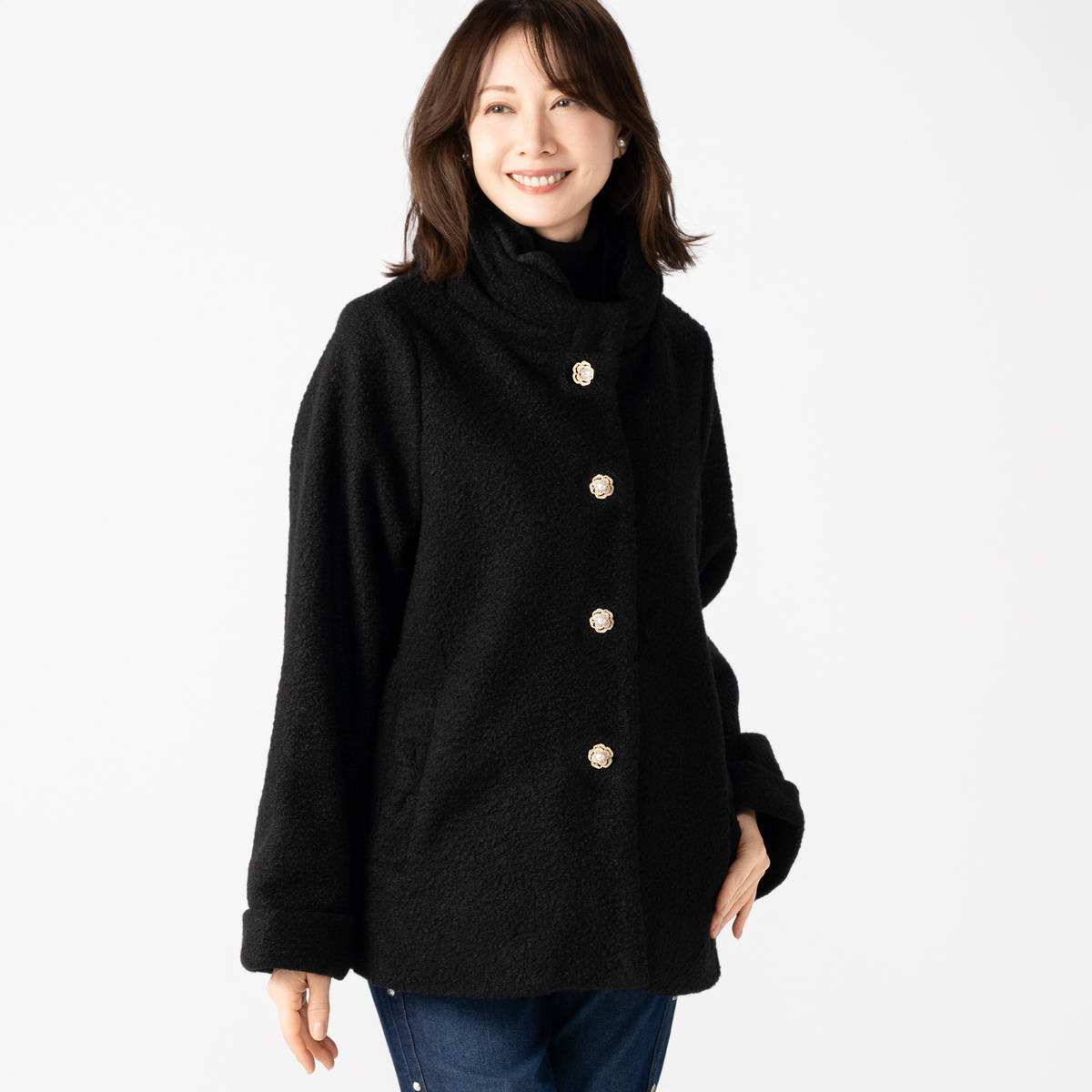 &LOVE カメリアビジューボタンのふわふわブークレーコート アンドラブ