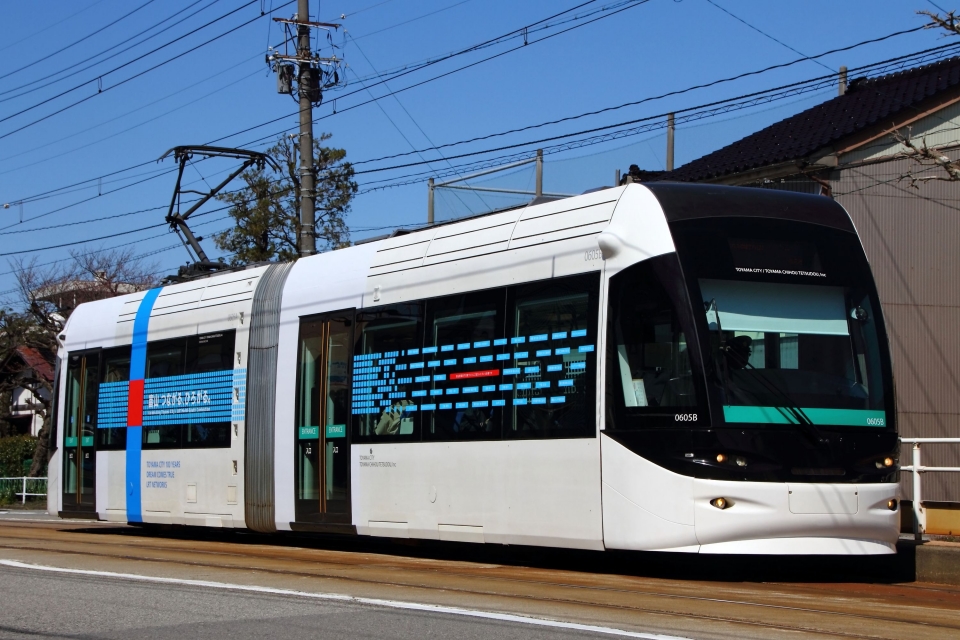 富山地鉄市内電車、10月10日からICOCAなど交通系ICカードが利用可能に