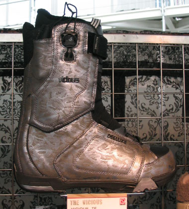 ディーラックス DEELUXE