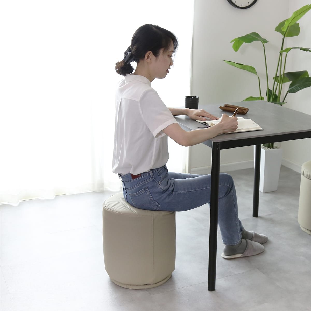 回転式スツール ランディ｜【公式】家具通販のremembrance_doris