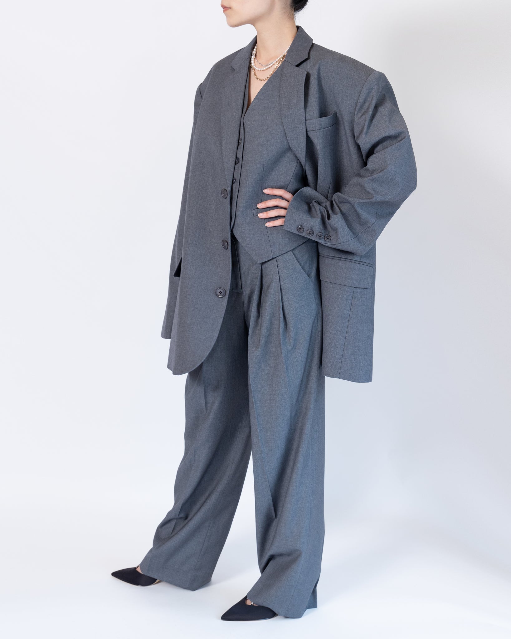 ザ フランキー ショップ レンタルスーツ｜ピンクのパンツスーツ