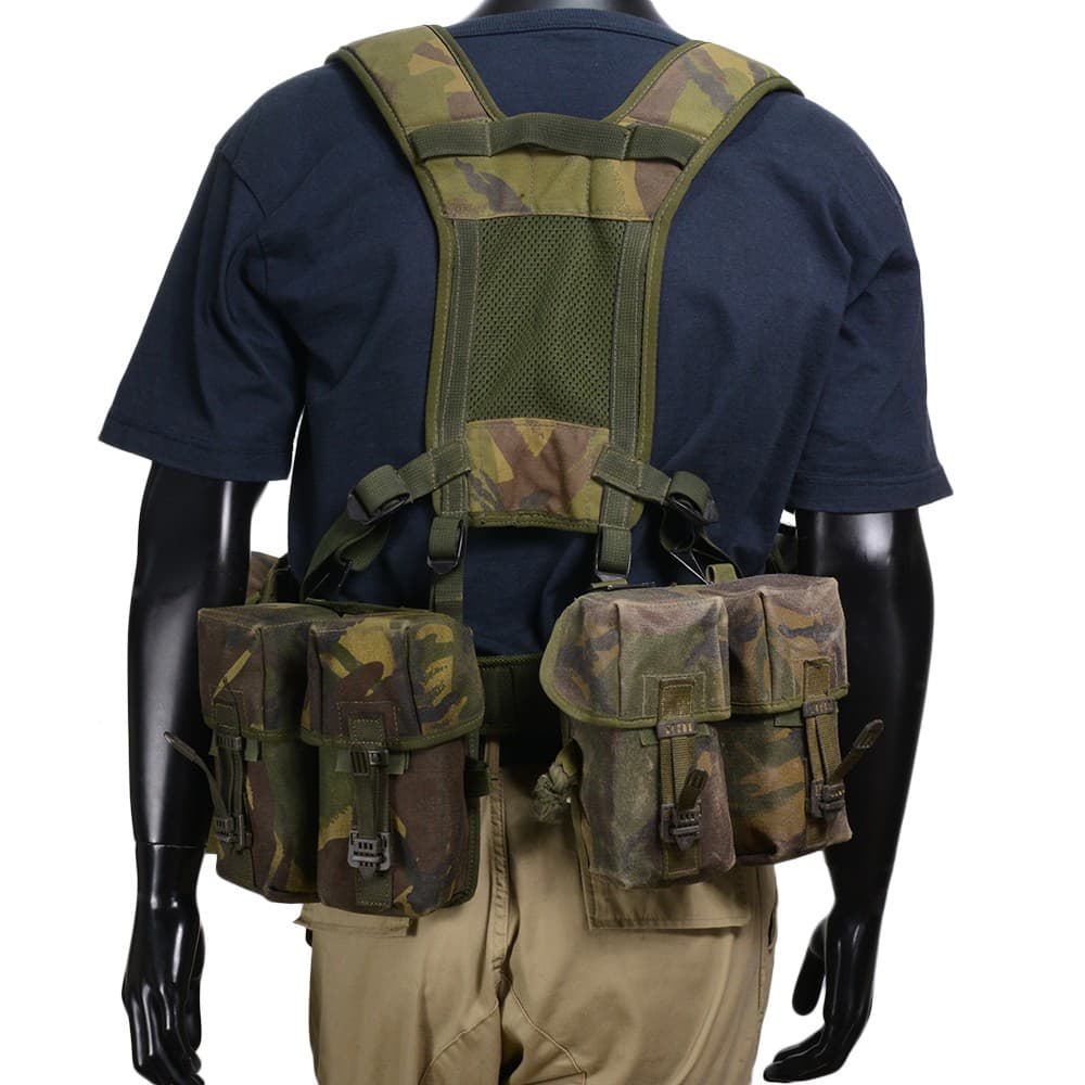 イギリス軍放出品 PLCEベルトキット DPM迷彩 バヨネットフロッグ付き