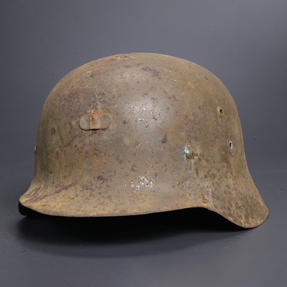 スペイン軍放出品 ヘルメット ビンテージ スチール製 Cランク品