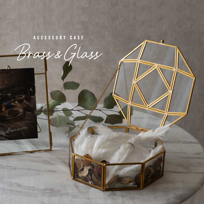 ガラスと真鍮でできた ジュエリーボックス ガラス ストッパー付き 八角