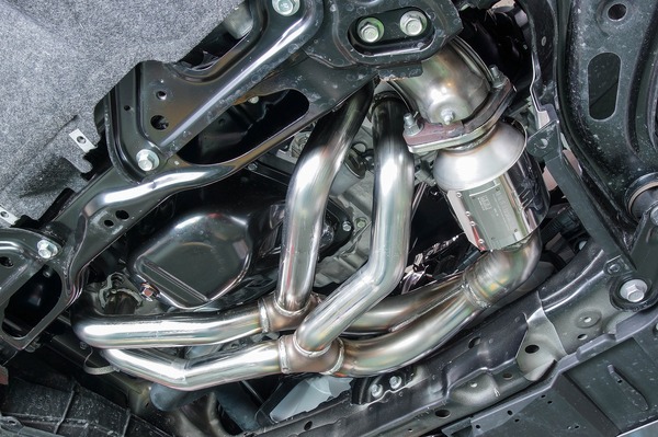 GR 86/BRZをパワーアップ、低密度メタル触媒採用のエキゾースト