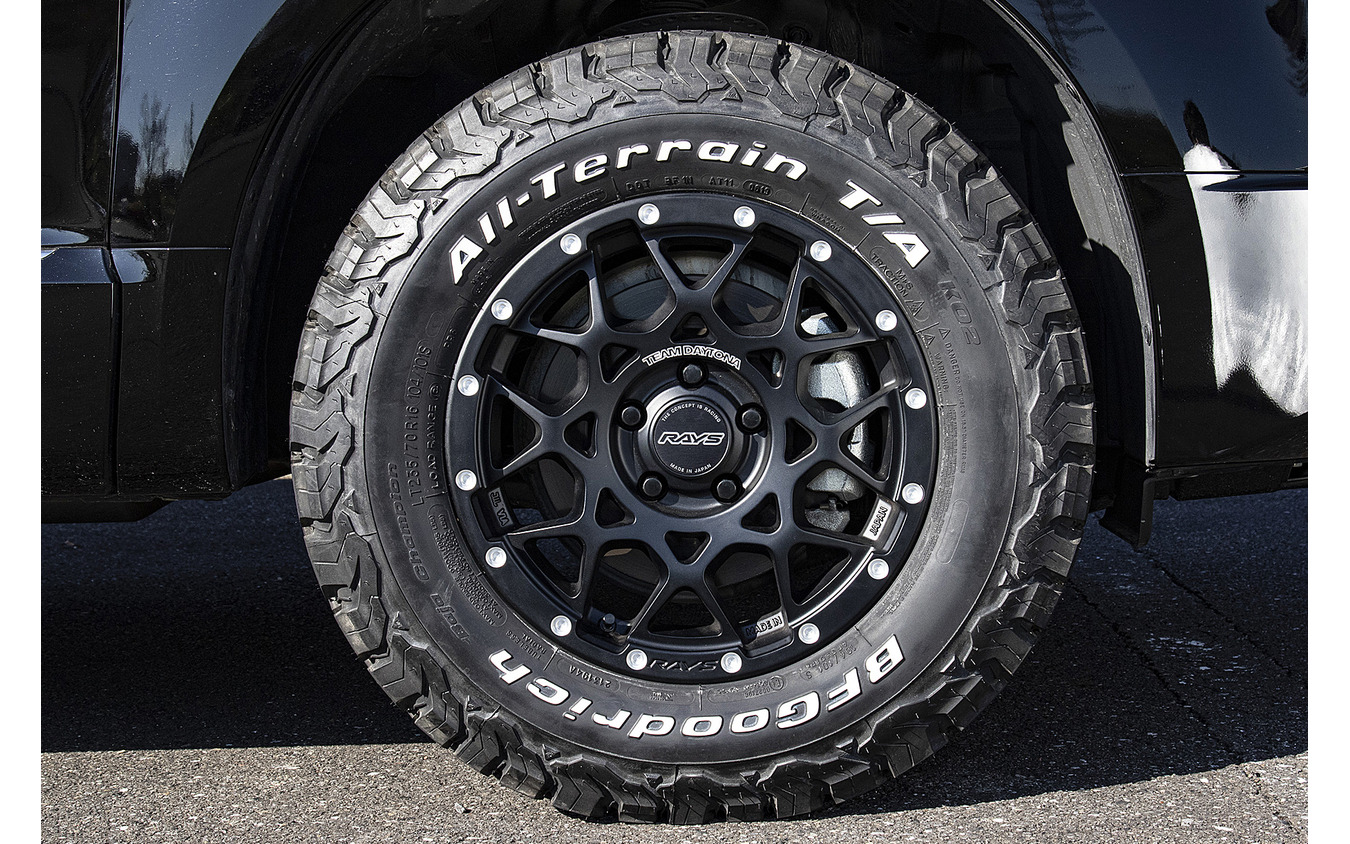 三菱 デリカD:5】インパクト増量！ 社外ホイールを履かせて魅せるゴツ