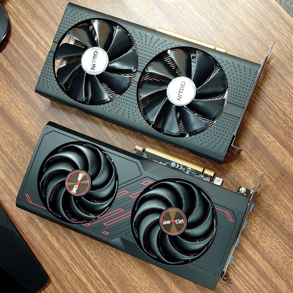 価格.com - 『下が RX7600、上が例のグラボ』SAPPHIRE PULSE Radeon RX