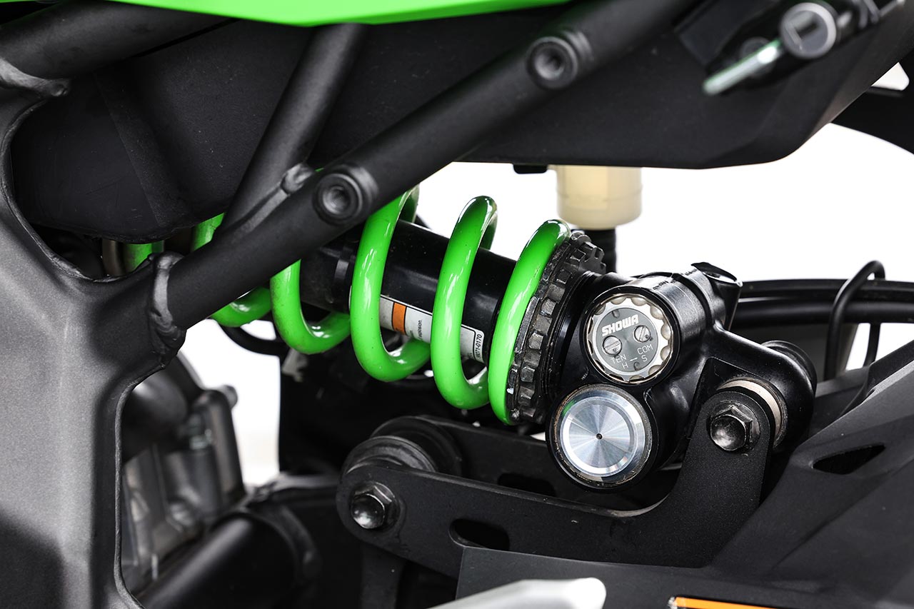 カワサキ Ninja ZX-4RR KRT EDITION】サスペンションを走りに合わせて