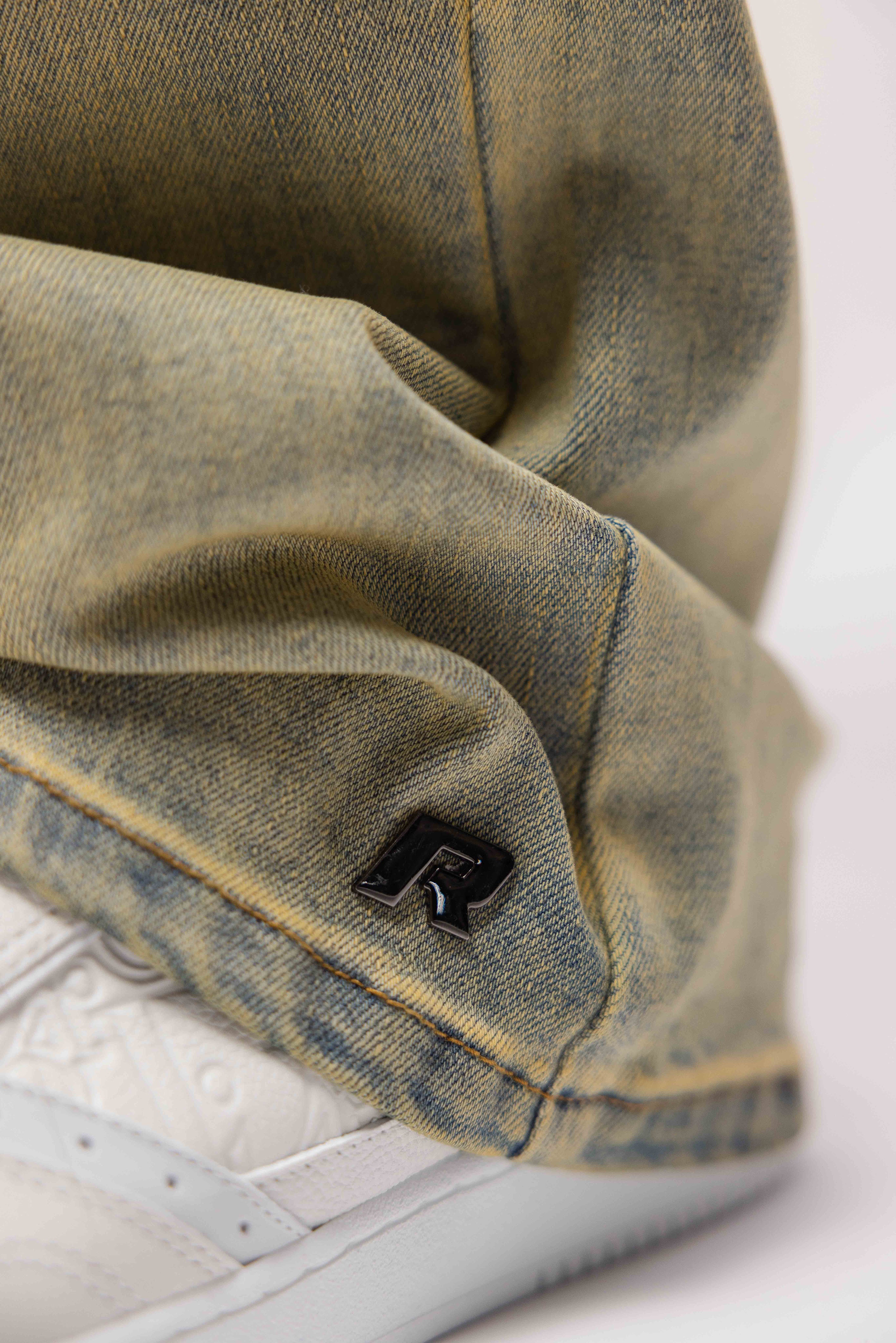 SCRIPT WASHED DENIM JEANS – Rivero Fashion