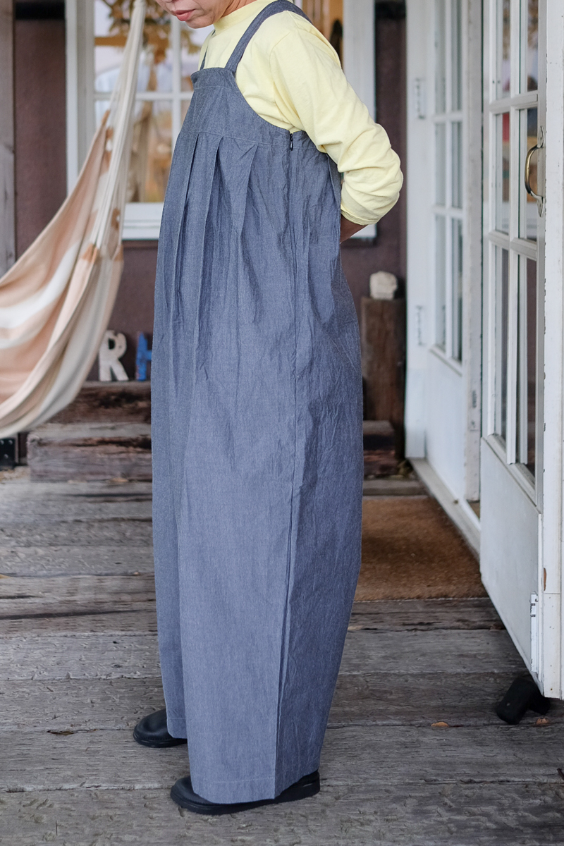 甘さ控えめで気楽に着れる」UNIVERSAL TISSU ナチュラルタイプライター