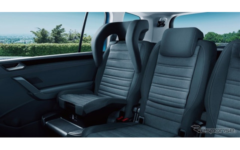 VW ゴルフトゥーラン 新型】飛躍的に進化した足元空間のゆとり…新旧