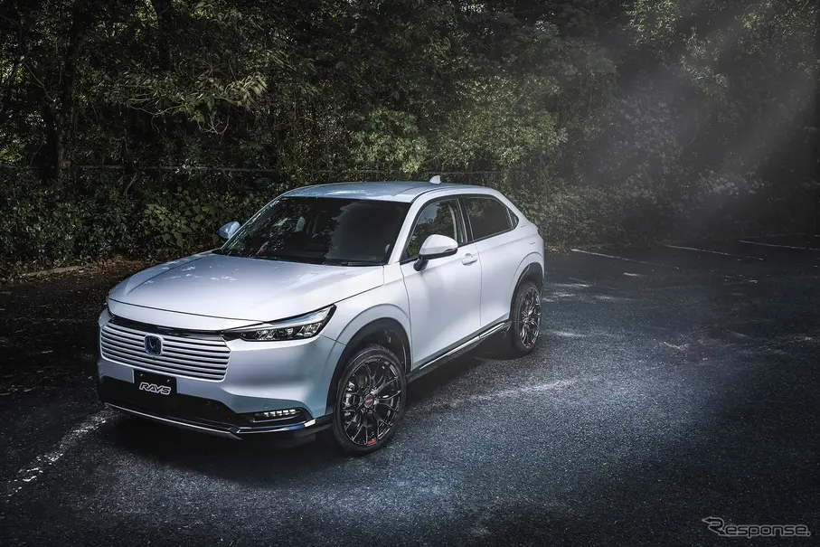 ヴェゼルの正解ホイールはこれだ！RAYS『HOMURA & RSS』の最新“純正