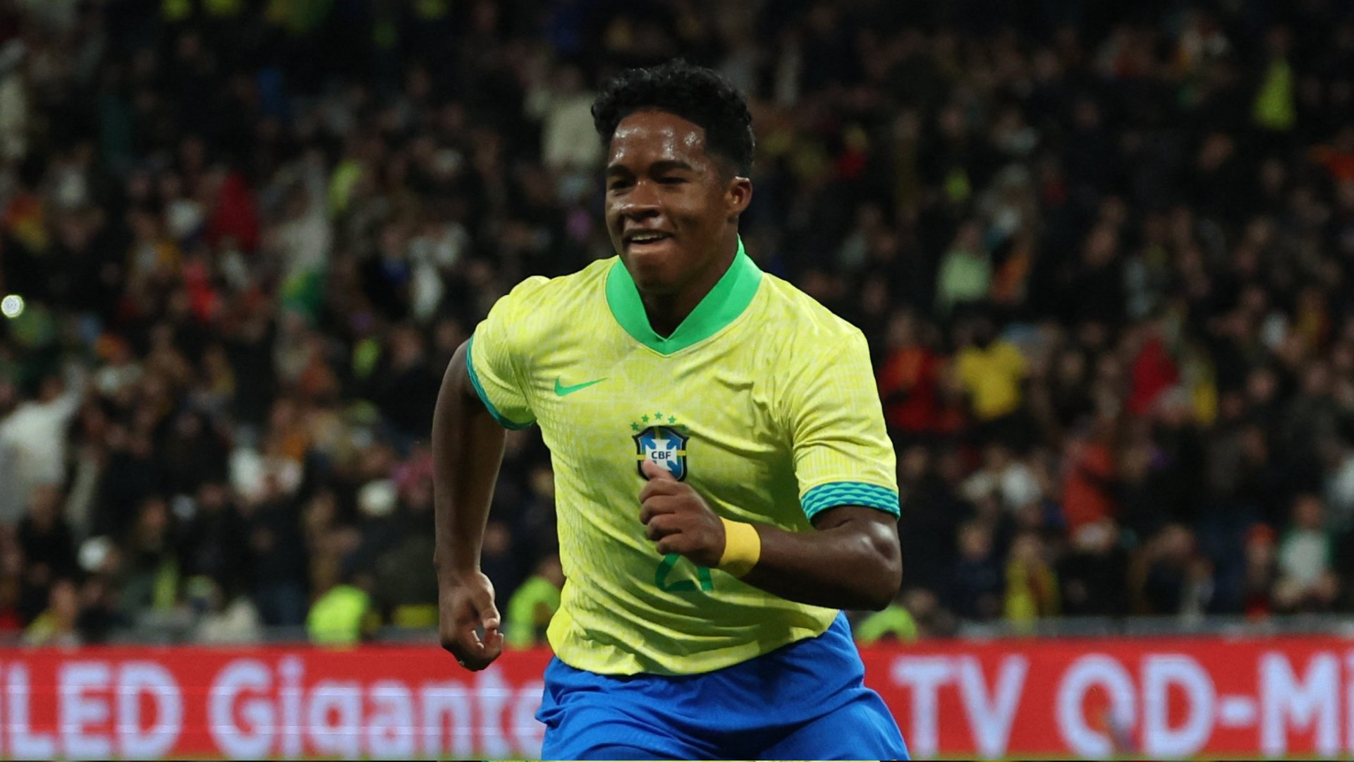 Endrick Receives Number 9 Jersey for Copa América | beIN SPORTS