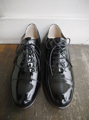 MARGARET HOWELL idea エナメルレースアップシューズ 「www.saikaltd.jp」