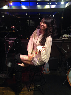 ひとみ歌活動 Music｜ヨガ・ボディーワーク通訳なら「sakura yoga」