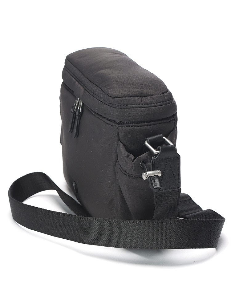 AMI PARIS (アミパリス ) パデッド ナイロンキャンバス メッセンジャー