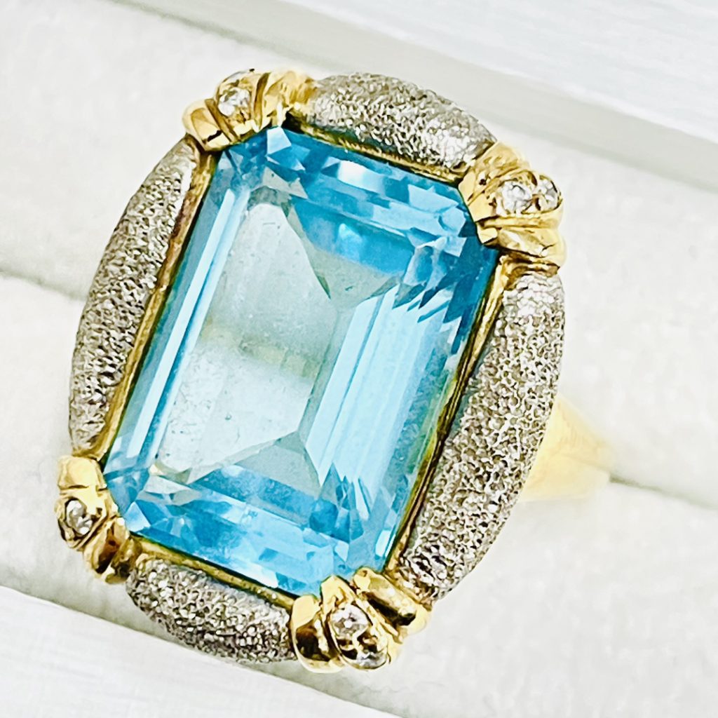 ブルートパーズ 20ct メレ 0.1ct K18 リングの買取実績 | 買取専門店