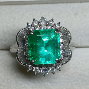 K14WG エメラルド ネクタイピン 14金 ホワイトゴールドの買取実績