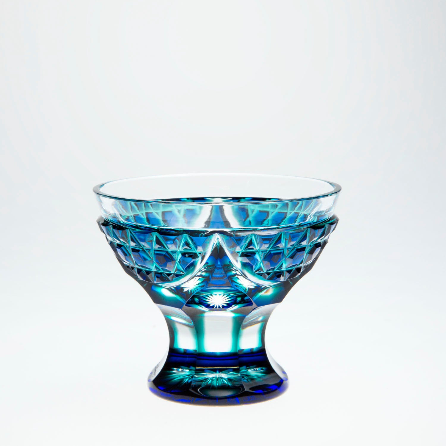 島津薩摩切子】 二色衣 脚付盃 cut201 – ㈱島津興業 島津薩摩切子