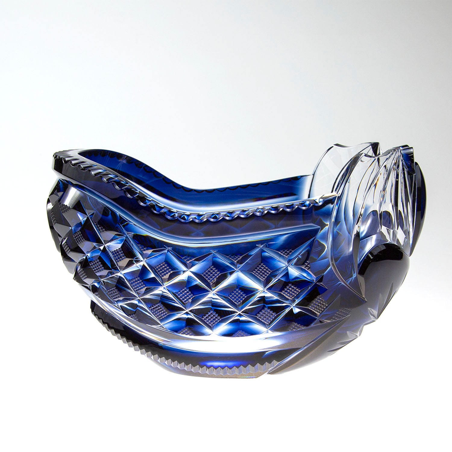 島津薩摩切子】復元 船形鉢 – ㈱島津興業 島津薩摩切子