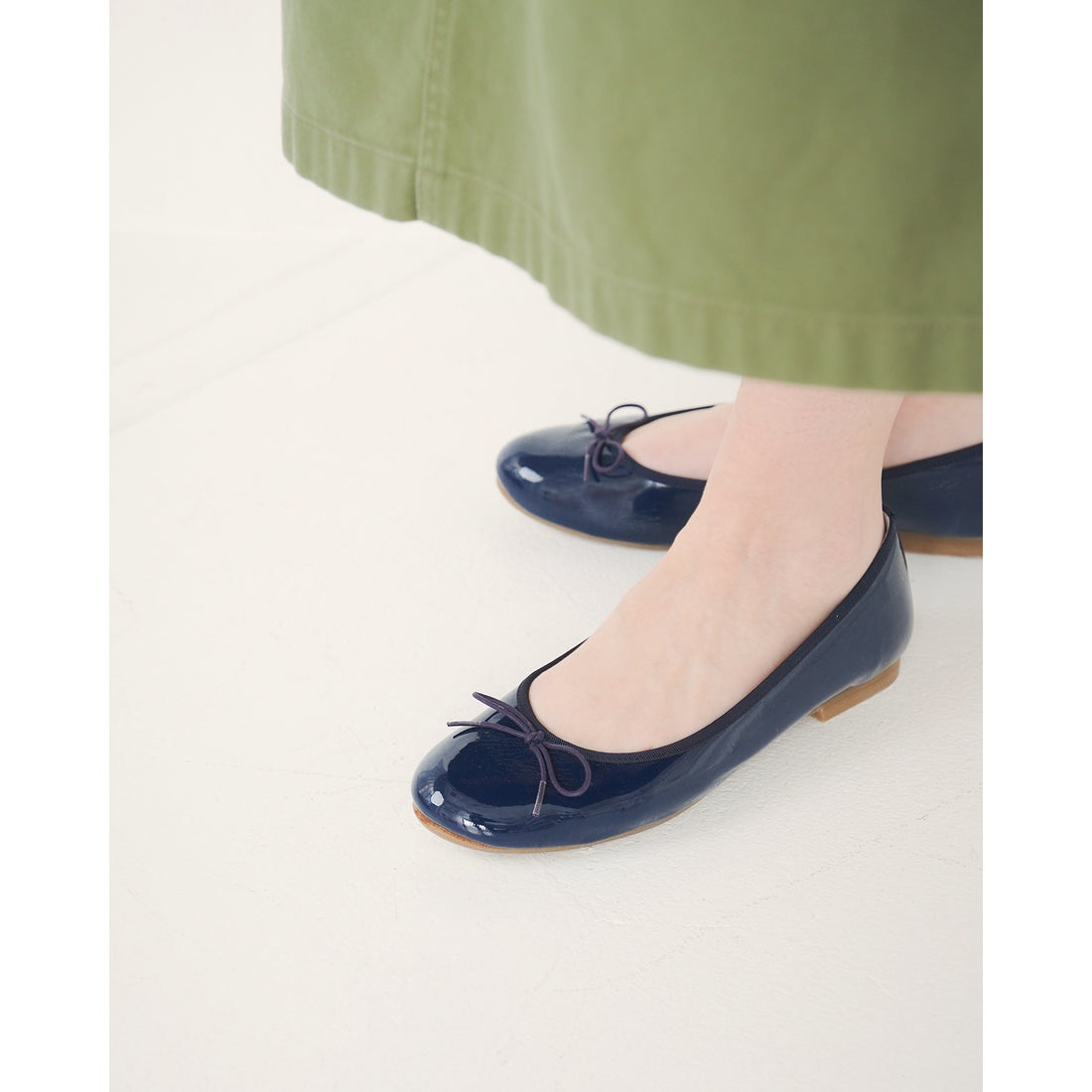 レイン対応】フラット バレエシューズ （ネイビー エナメル） -Emma