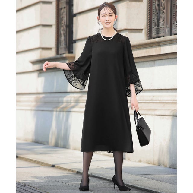 フロリア Flolia 【喪服・礼服】レース切替えフレアスリーブIライン