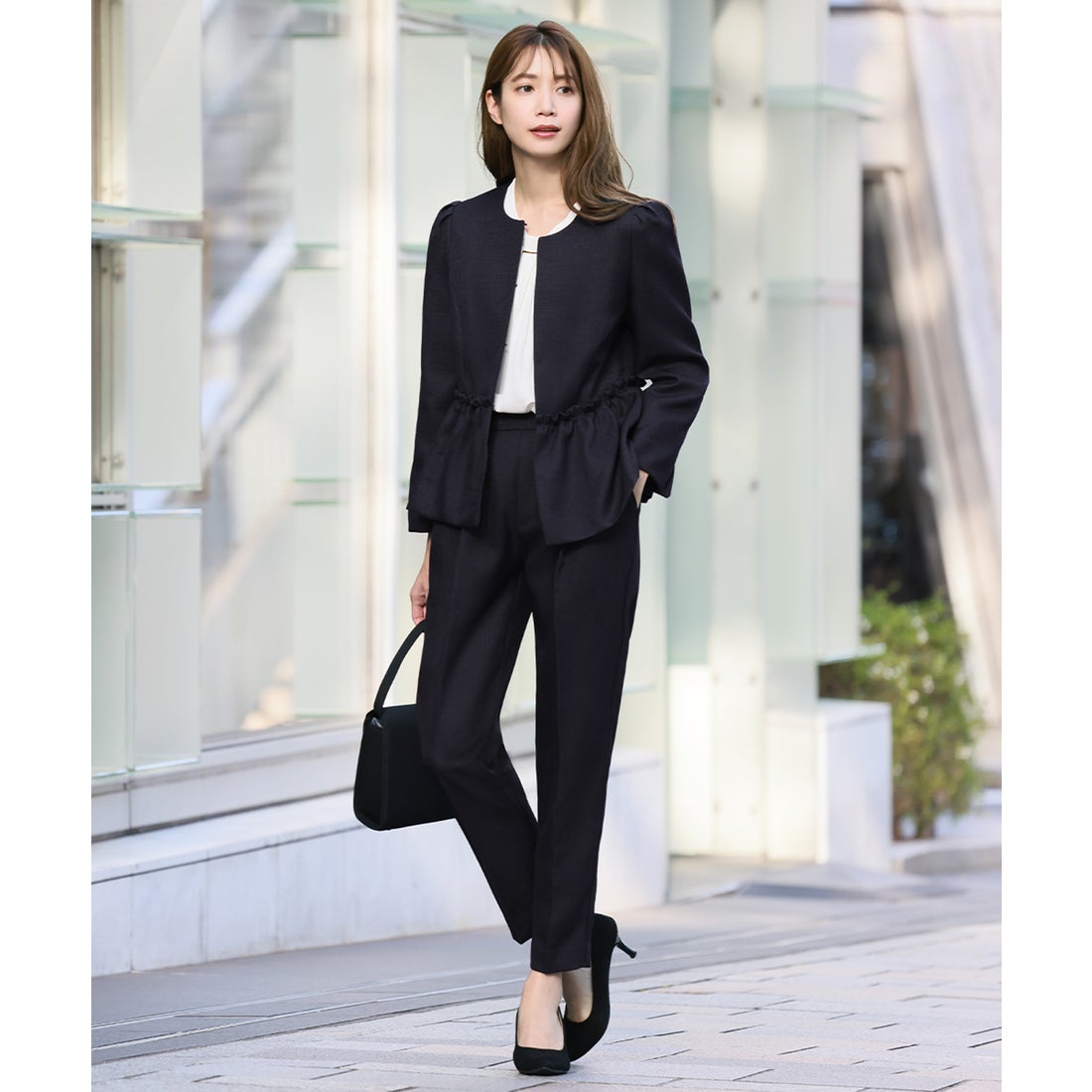 フロリア Flolia ツイードペプラムノーカラージャケット テーパード