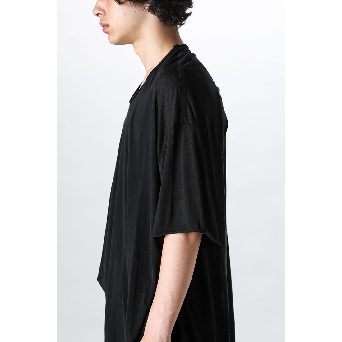 ユリウス JULIUS Cupro Jersey Oversized Short Sleeve T-shirt（BLACK