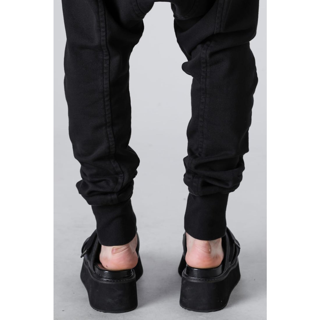 ユリウス JULIUS Cotton Sweat Seamed Sarrouel Pants （Black