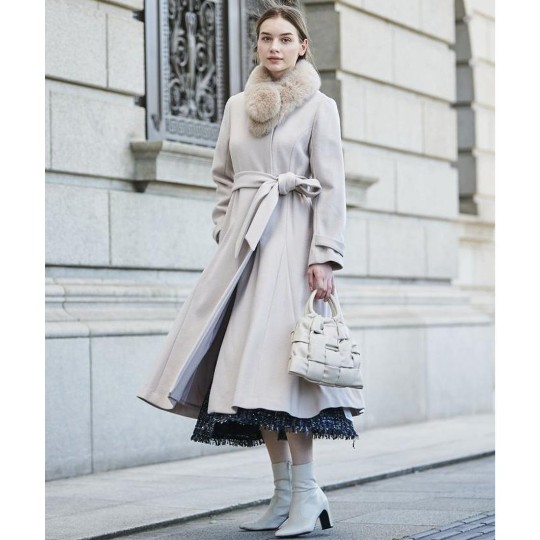 アンドクチュール AND COUTURE FOXファー付きAラインノーカラーコート