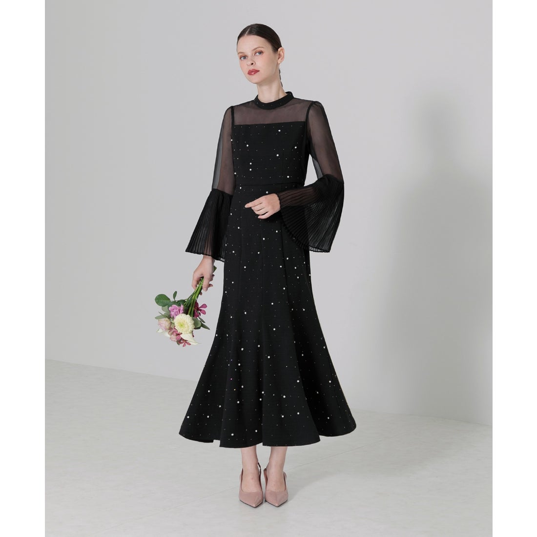 レジャ Leja パールビジュー付き透け感プリーツフレアスリーブビーズ