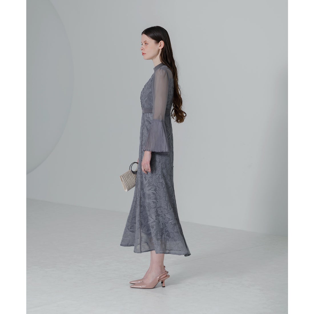 レジャ Leja 長袖フレアスリーブプリーツ刺しゅう花柄Aライン