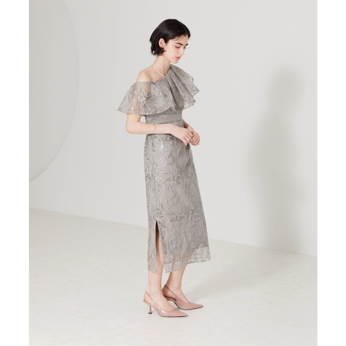 レジャ Leja フリルオフショルダースパンコールウェストマークスリット