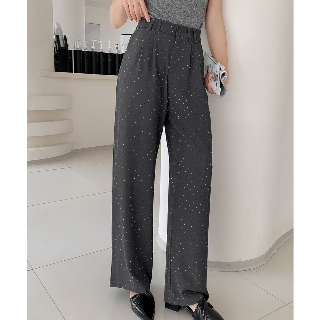 ロワ LOWO ドット柄 タック ワイドパンツ（グレー） - ファッション