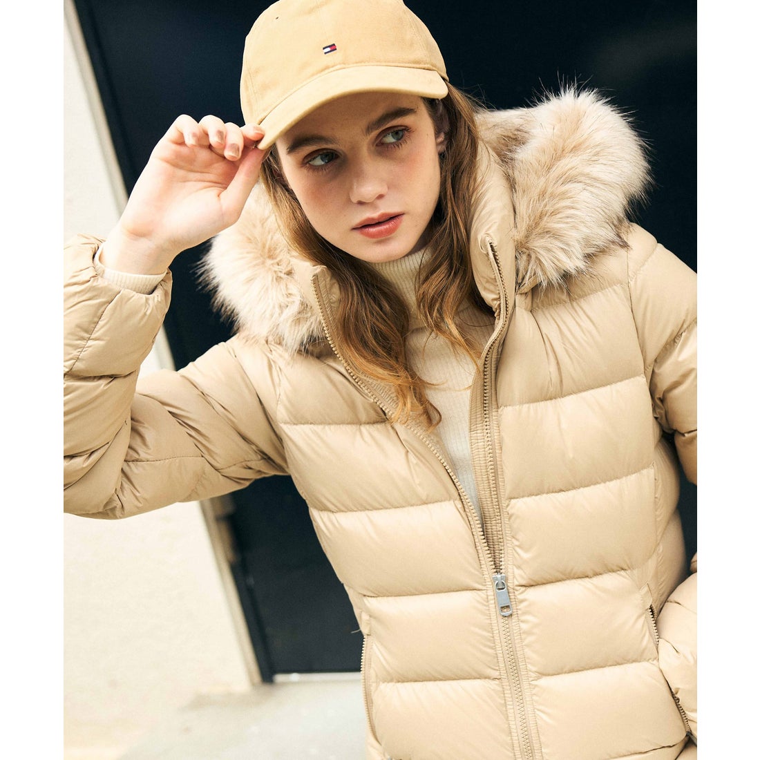 トミー ヒルフィガー TOMMY HILFIGER イミテーションファー付きグロス