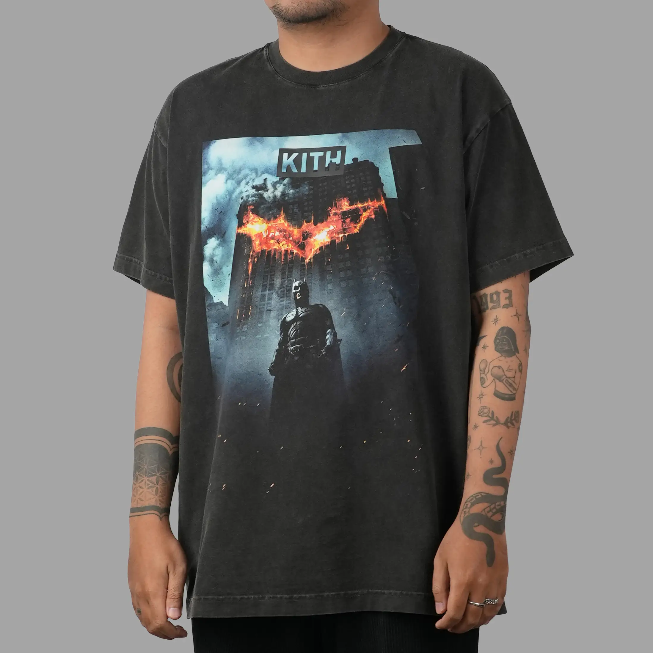 KITH X Batman Dark Knight International Vintage Black Tee | Senikersku