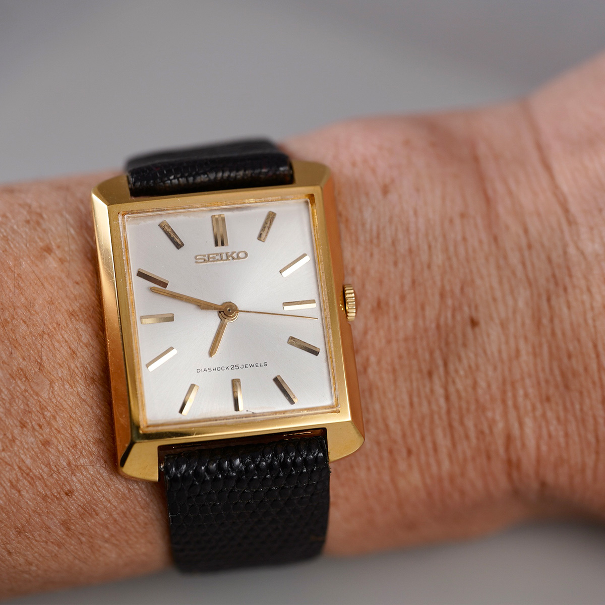 SELECT INC. [SEIKO ゴールドフェザー 希少スクエアケース ASGP 1960