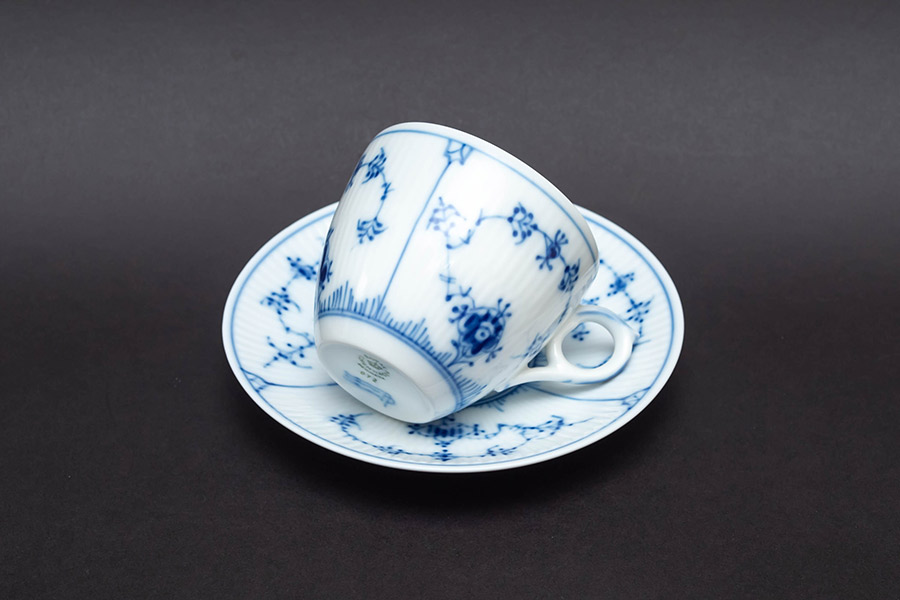 ロイヤル・コペンハーゲン ブルーフルーテッドプレイン コーヒーカップ