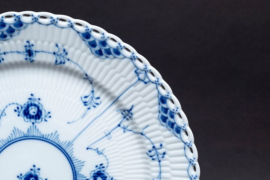 ロイヤル・コペンハーゲン ブルーフルーテッドフルレース 27cmプレート