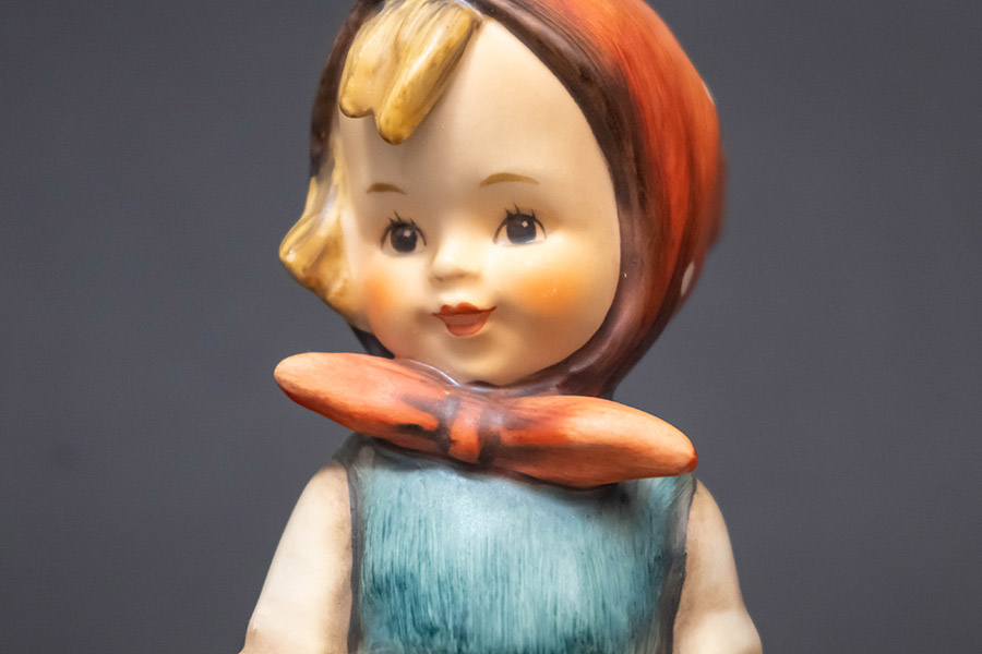 ゲーベル フンメル人形 『Mother's Darling（最愛の子）』を買い取り