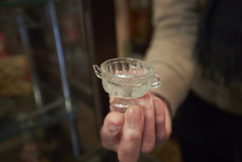 ペロペロ』『あめや瓶』『ニッキ水瓶』｜ブーム到来で数万円!?不揃いが