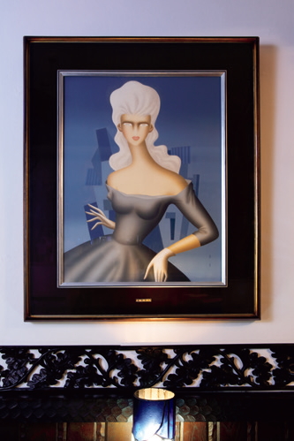 青い光に包まれた東郷青児ゆかりの店｜喫茶ソワレ（1948年創業）【京都