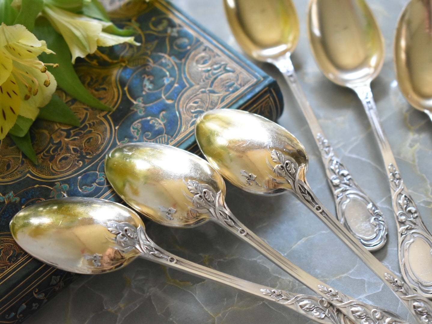 アイリスモチーフのスターリングシルバースプーン – Antique Serendipity