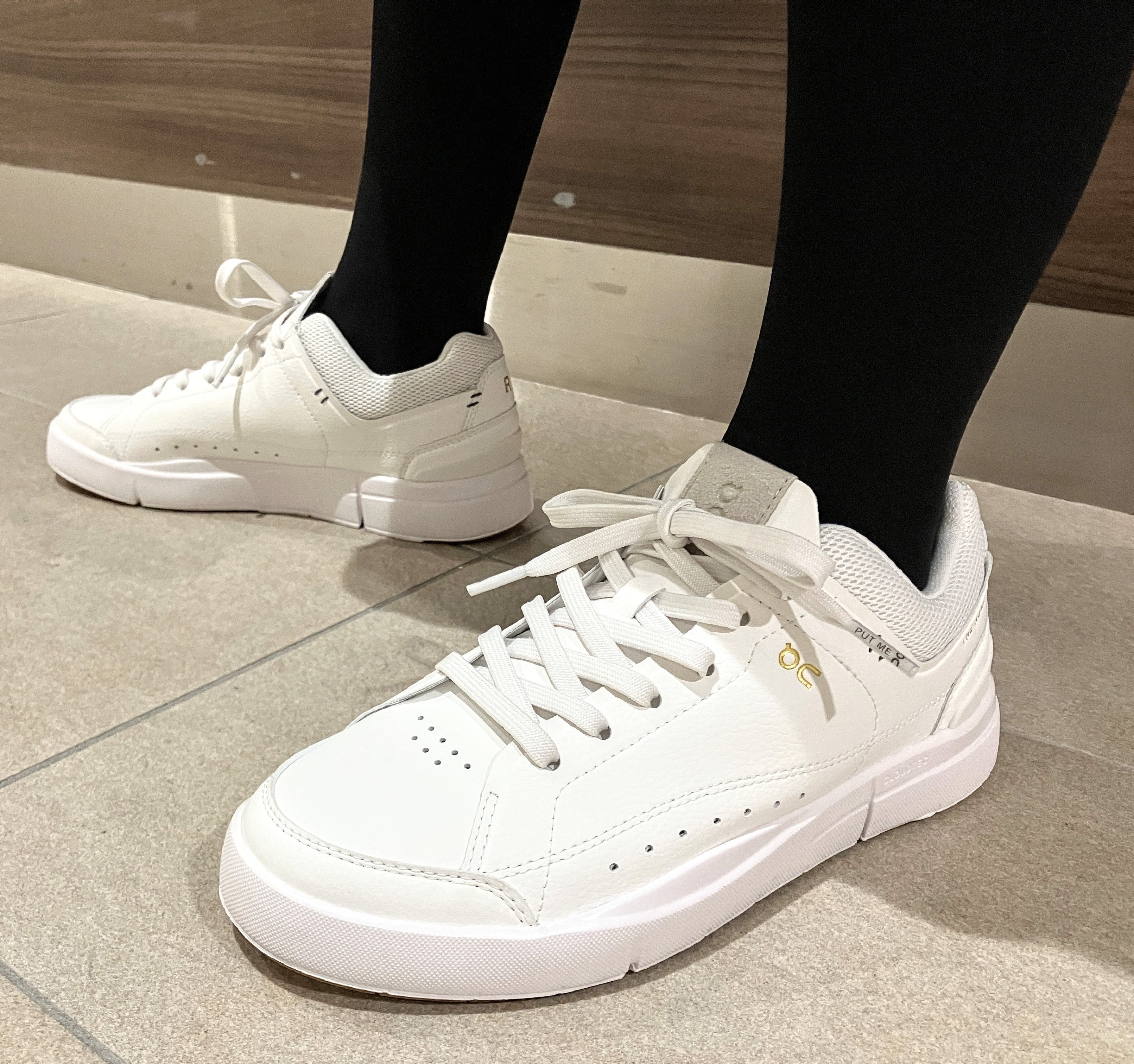 オン スニーカー ROGER Centre Court 】 | 婦人靴 TOPICS | 大丸東京店