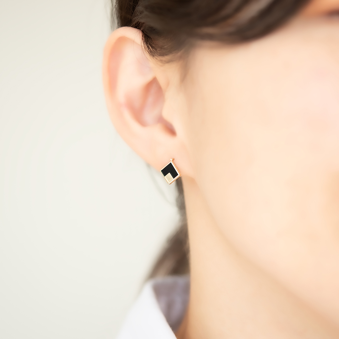 ピアス K10イエローゴールド オニキス アクセサリーPePe オンラインストア